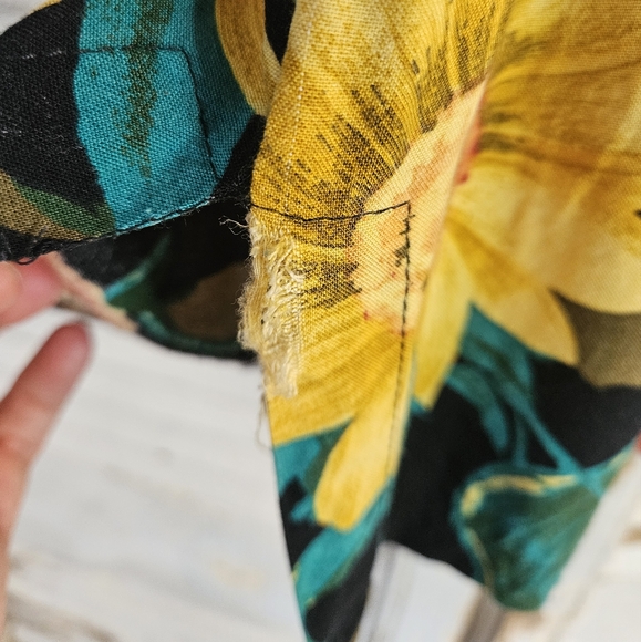 Vintage 90s Sunflower Print Floral Sleeveless Rayon Blouse Medium - Picture 10 of 10